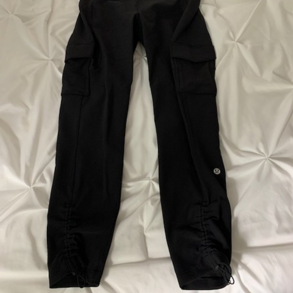 NWOT Size 10 Lululemon Cargo Yoga Pants